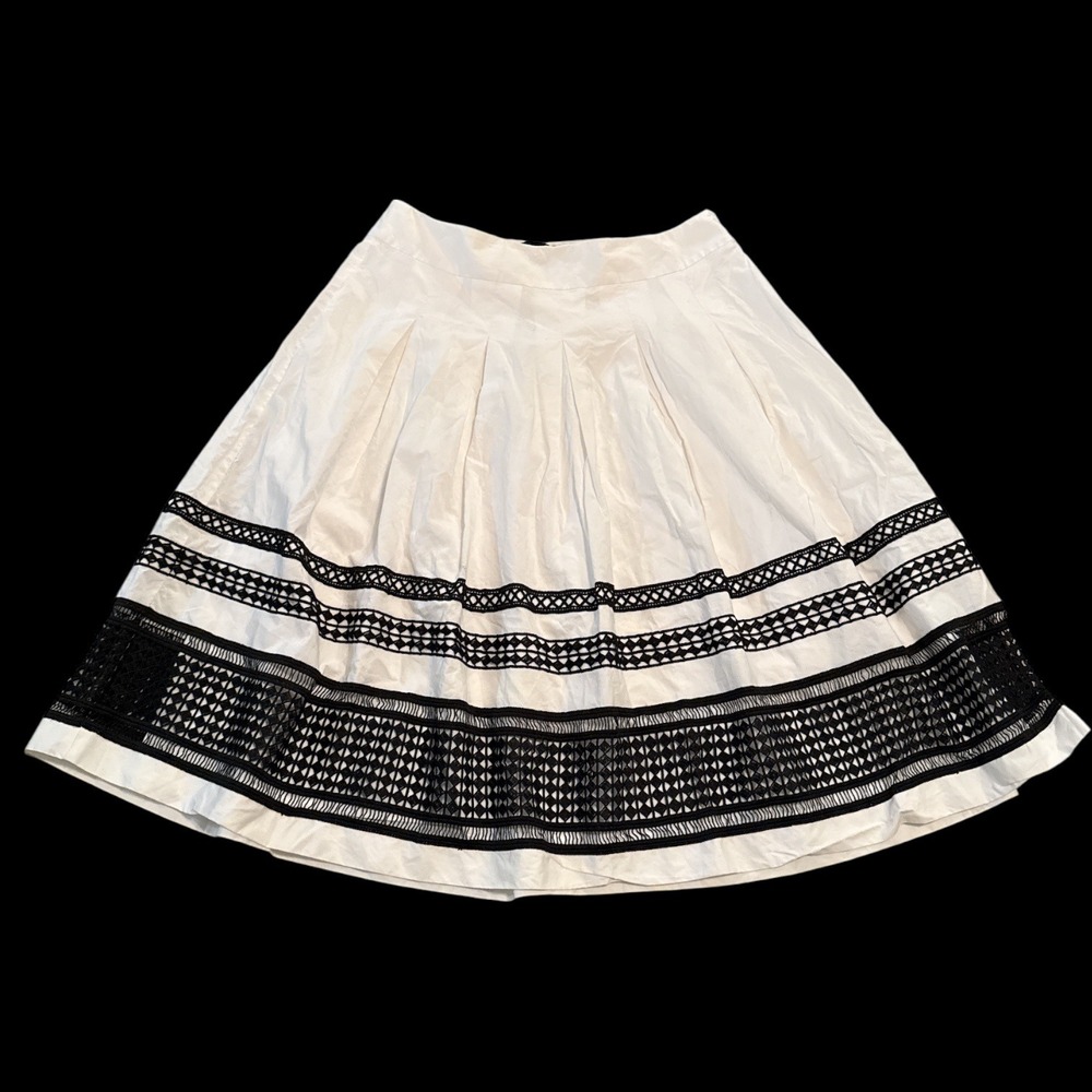 Talbots Womens White Cotton Pleated A-Line Skirt Black‎ Eyelet Lace Trim Size 6